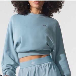 Alo Cropped Accolade Crewneck